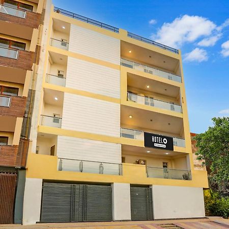 Super Hotel O Rohini Sector 20 Formerly Yellow Saffron Delhi  Exterior photo