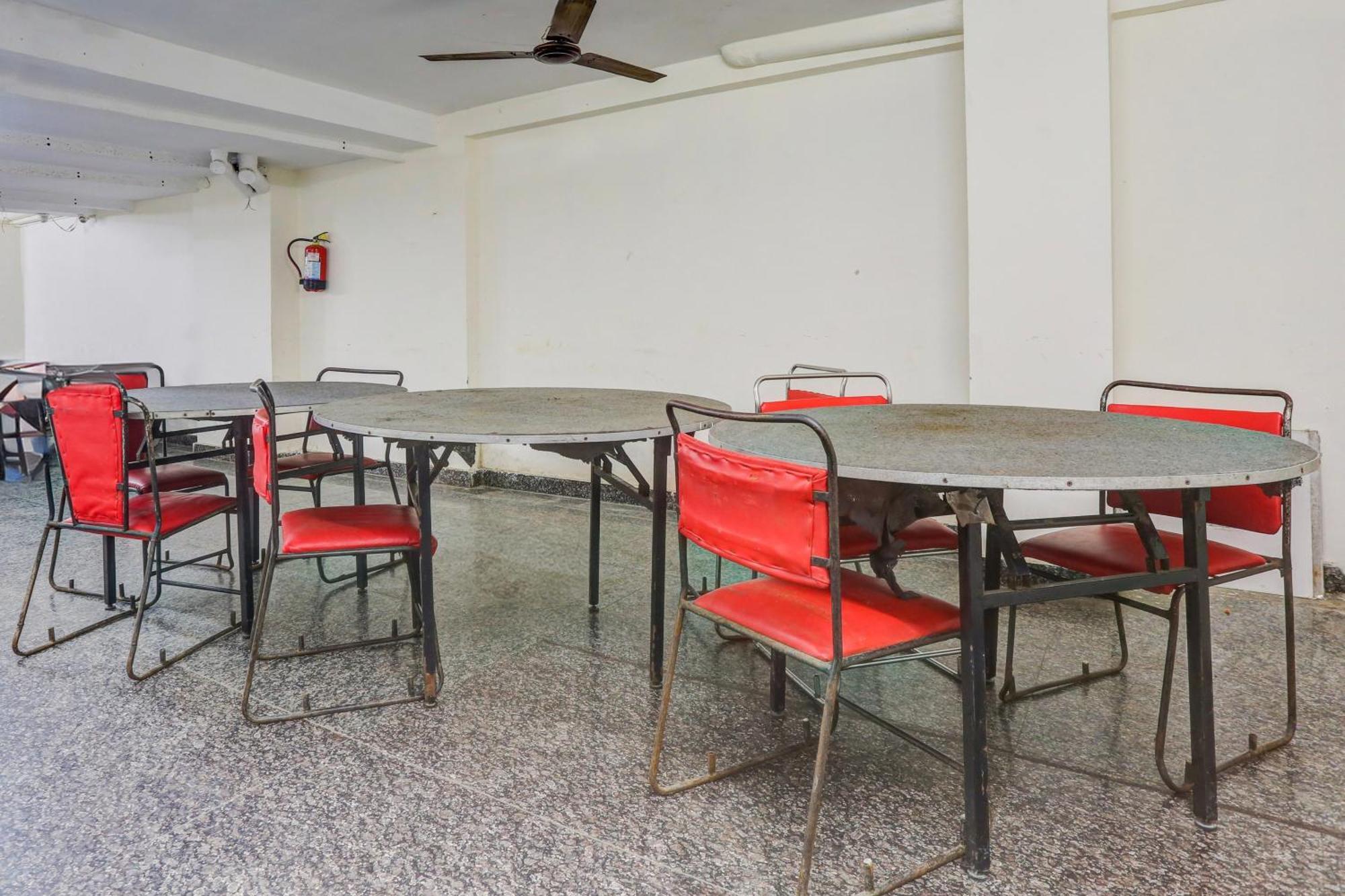 Super Hotel O Rohini Sector 20 Formerly Yellow Saffron Delhi  Exterior photo