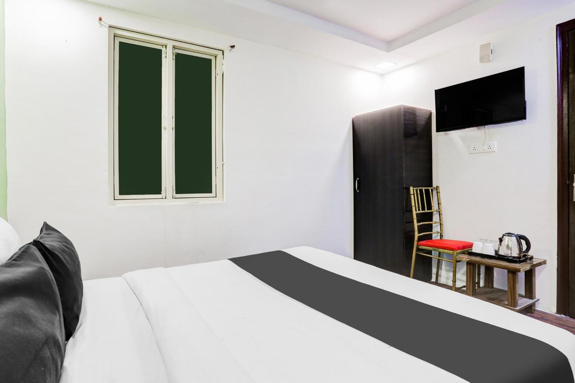 Super Hotel O Rohini Sector 20 Formerly Yellow Saffron Delhi  Exterior photo