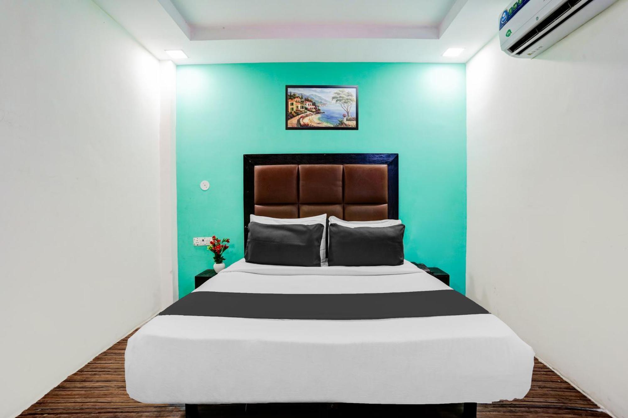 Super Hotel O Rohini Sector 20 Formerly Yellow Saffron Delhi  Exterior photo
